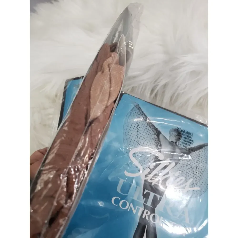NEW Silkies‎ Ultra Control Top Pantyhose Nude Size Large Set Of 2